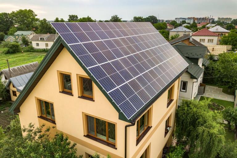 Faut-il installer des panneaux photovoltaïques à Besançon ?